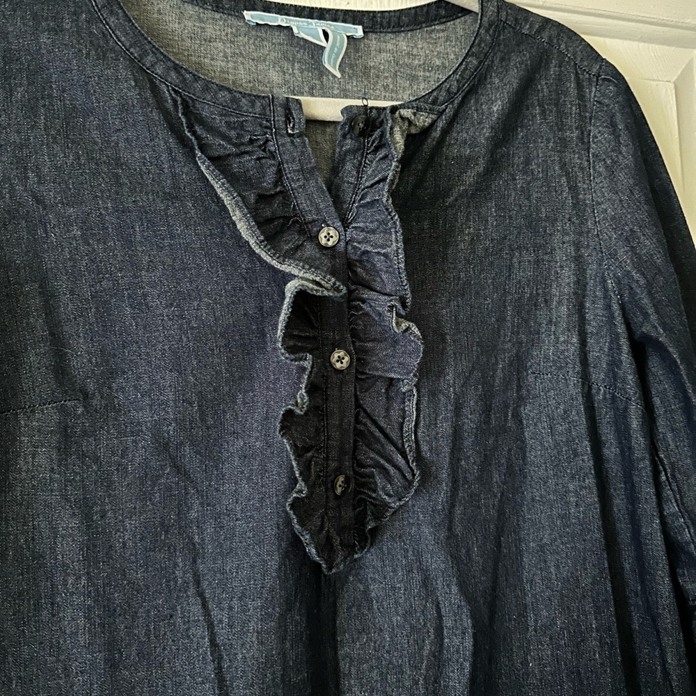 Draper James Chambray Ruffle Shift Denim dress. Size 6. - Picture 3 of 6